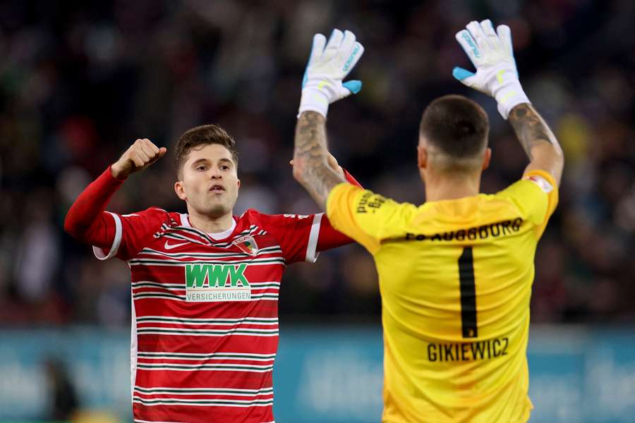 Augsburgu stačil k výhře jediný gól.