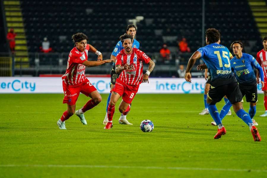 Un'azione del match
