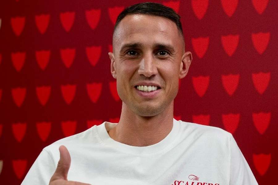 Sevilla keeper Vlachodimos eager to cut ties with Newcastle Sevilla keeper Vlachodimos eager to cut ties with Newcastle
