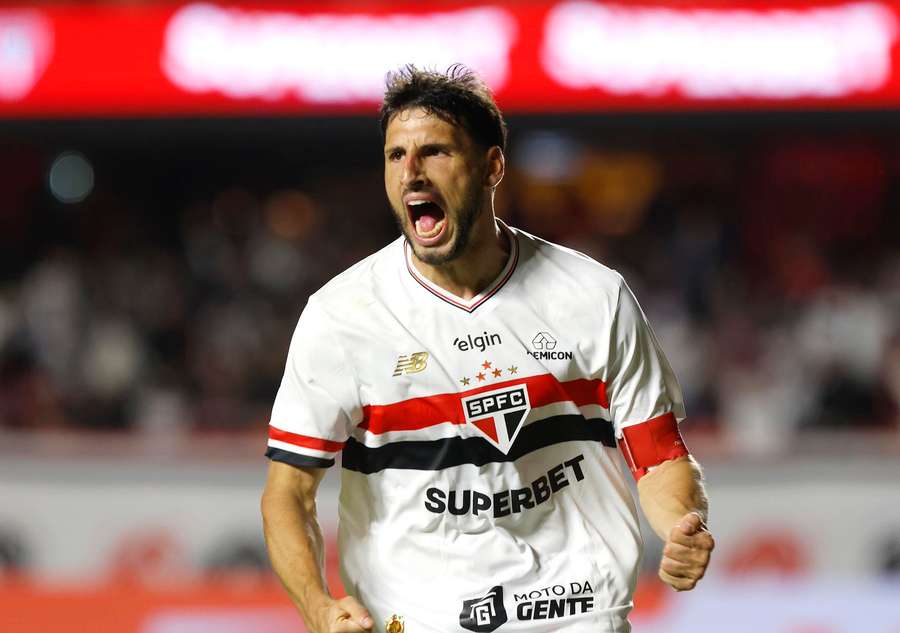 Calleri fez dois gols em São Paulo 2x3 Portuguesa