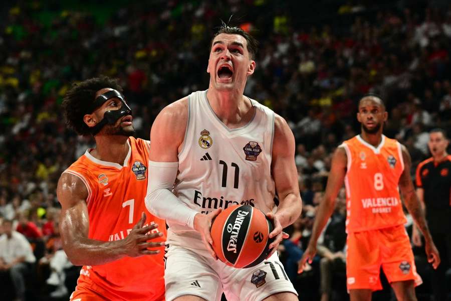 Mario Hezonja, ante Braxton Key
