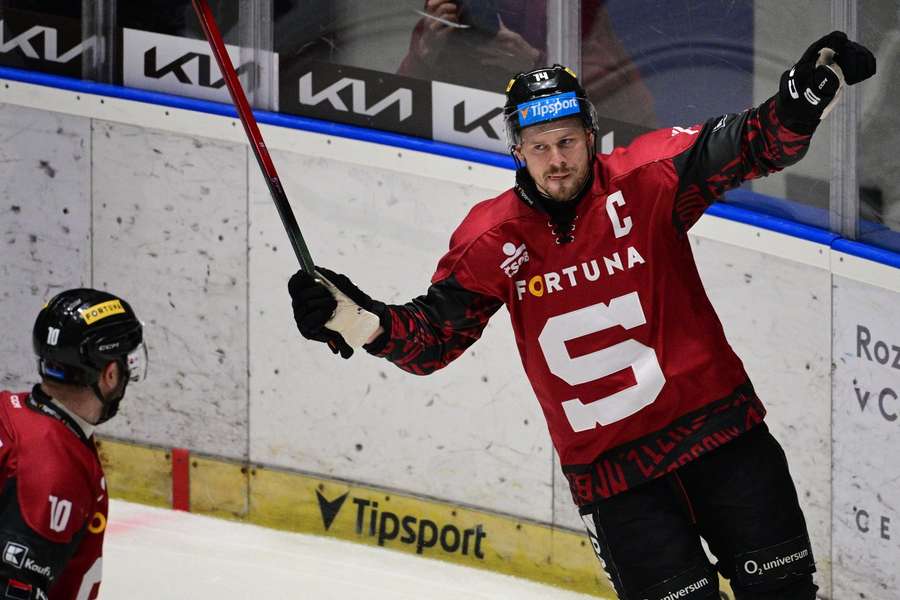 Chlapík vstřelil jubilejní gól.