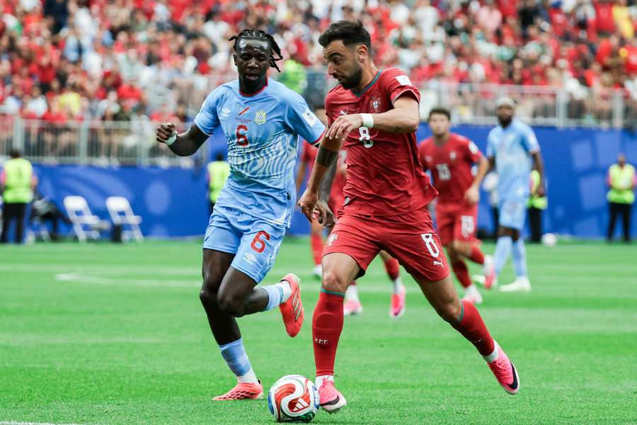 Ngal'ayel Mukau au duel avec Bruno Fernandes mercredi. Ngal'ayel Mukau au duel avec Bruno Fernandes mercredi.