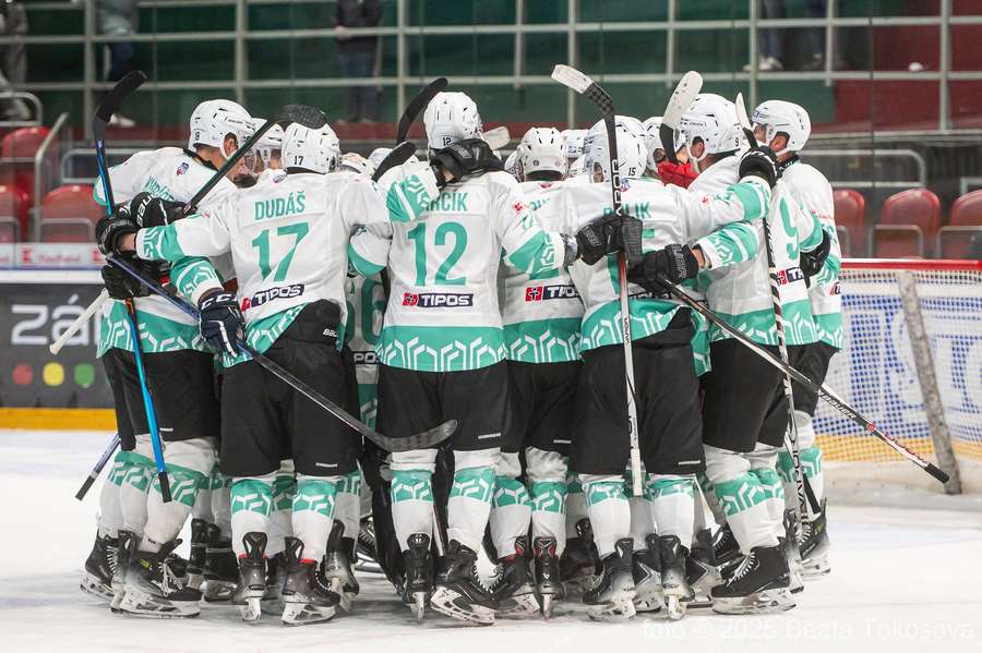 Záhoráci cestujú do Levíc s vedením 2:0 v sérii. 