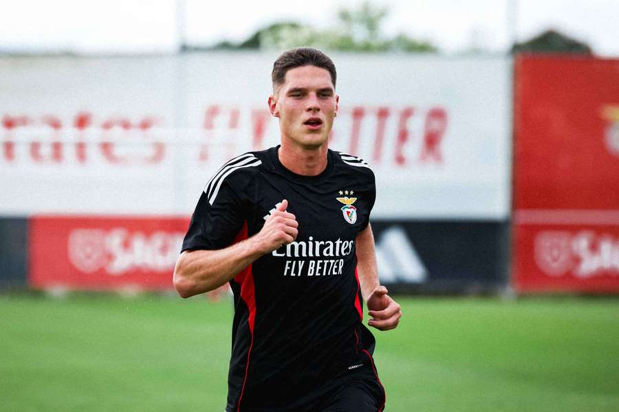 Sudakov ao serviço do Benfica