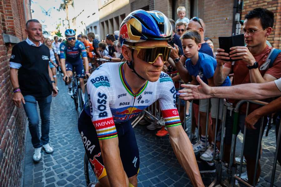 Evenepoel vyhrál klasiku San Sebastian. Evenepoel vyhrál klasiku San Sebastian.