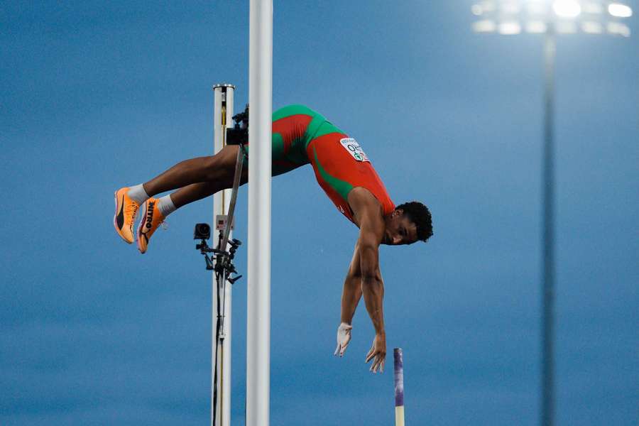 Pedro Buaró terminou no sexto lugar na final do salto com vara