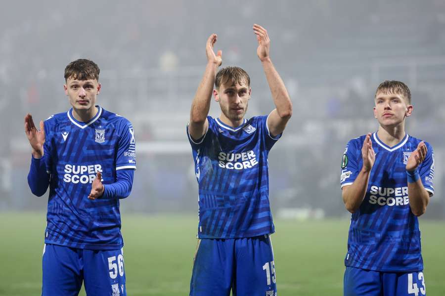 Lech Poznań wyleciał na zgrupowanie do Abu Zabi. W składzie brakuje Oumy Lech Poznań wyleciał na zgrupowanie do Abu Zabi. W składzie brakuje Oumy
