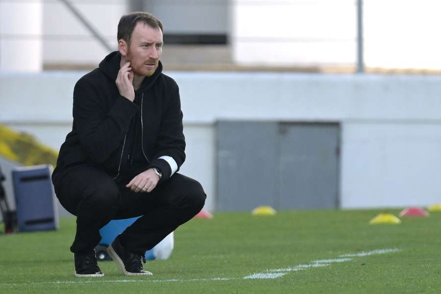 Ian Cathro quer a vitória frente a Estrela da Amadora “competente”