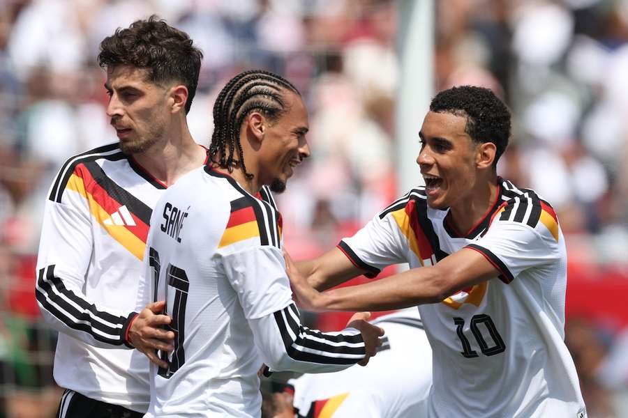 Leroy Sané (M.) bejubelt seinen Treffer zum 2:1 gegen die USA. Leroy Sané (M.) bejubelt seinen Treffer zum 2:1 gegen die USA.
