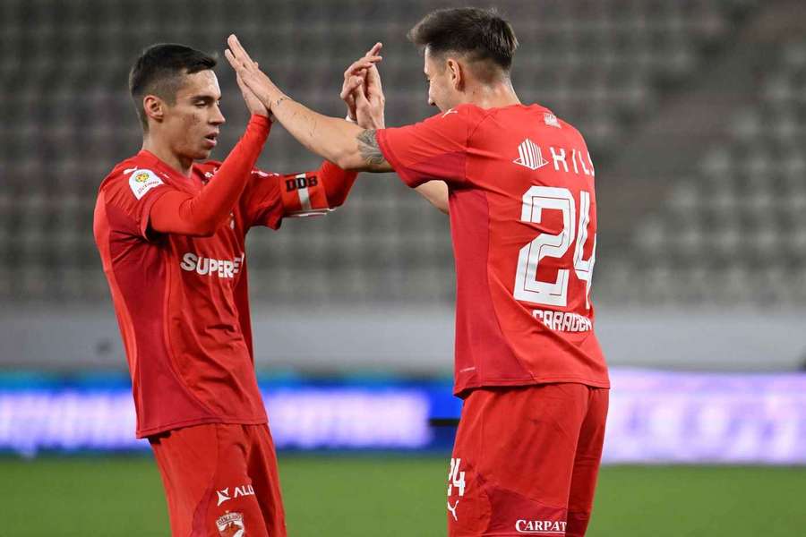 Dinamo ocupă în prezent locul 3 în clasamentul Superligii