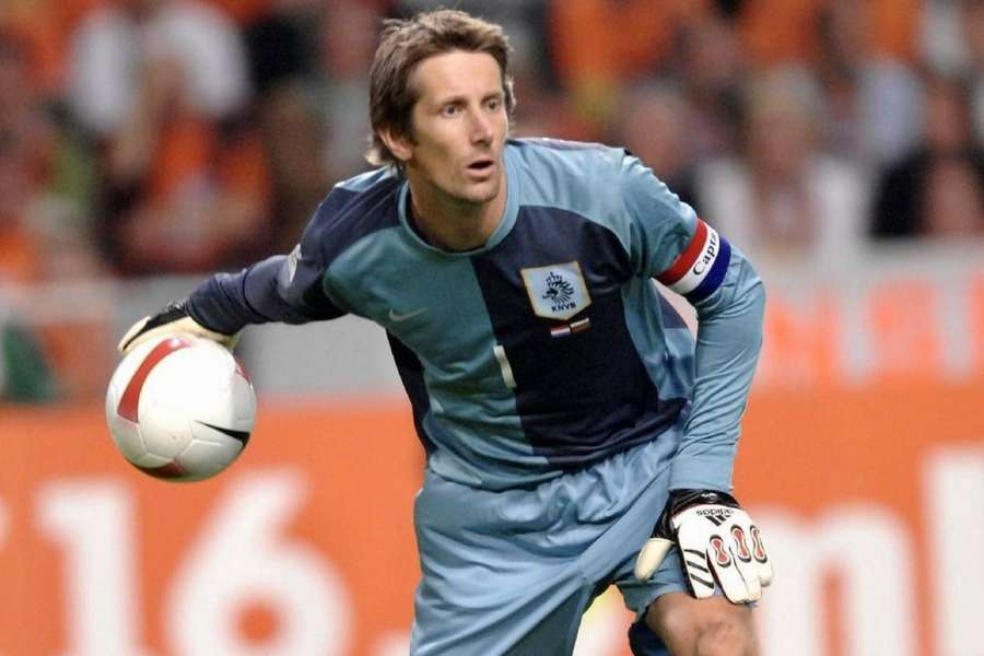 Van der Sar foi goleiro da seleção da Holanda por 13 anos