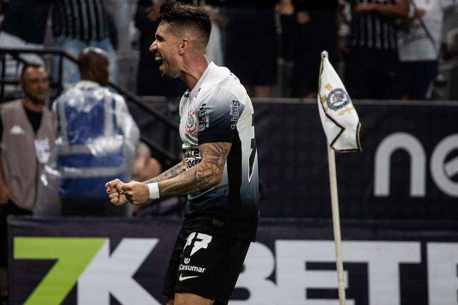 Igor Coronado fez uma grande partida na vitória do Corinthians