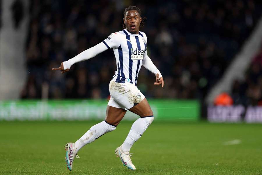 Brandon Thomas-Asante in action for West Brom