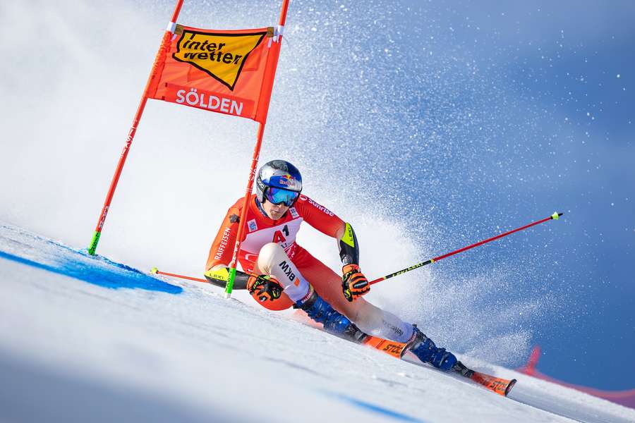 Sci alpino, problemi di neve anche per le gare di Lech