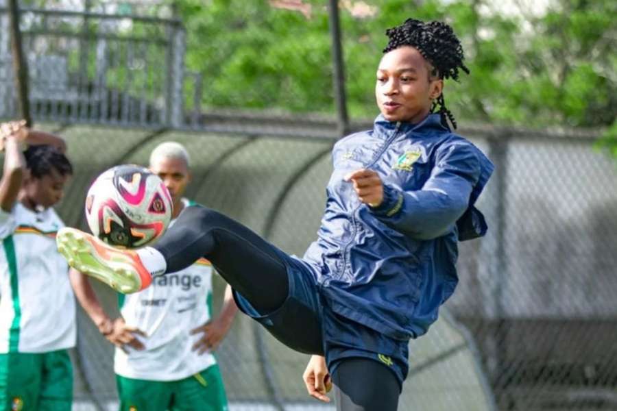 Michaely Bihina orgulhosa por representar a seleção Michaely Bihina orgulhosa por representar a seleção