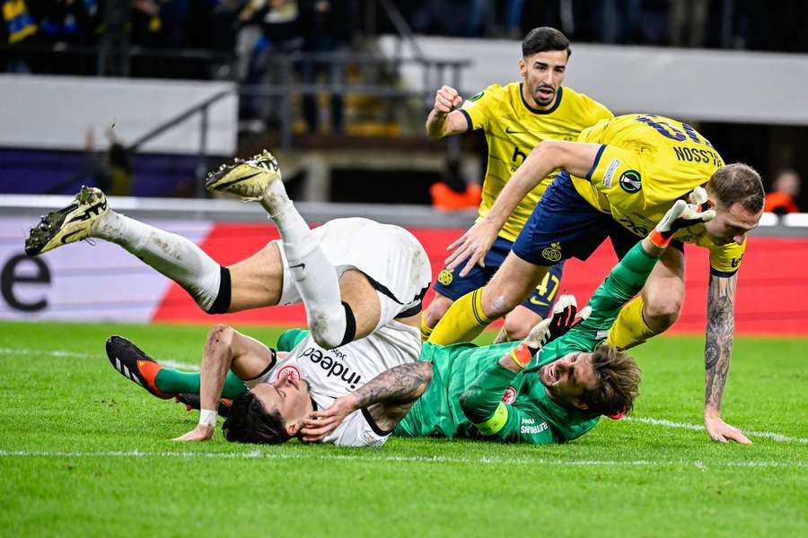 Frankfurt vezie z Belgicka remízu.