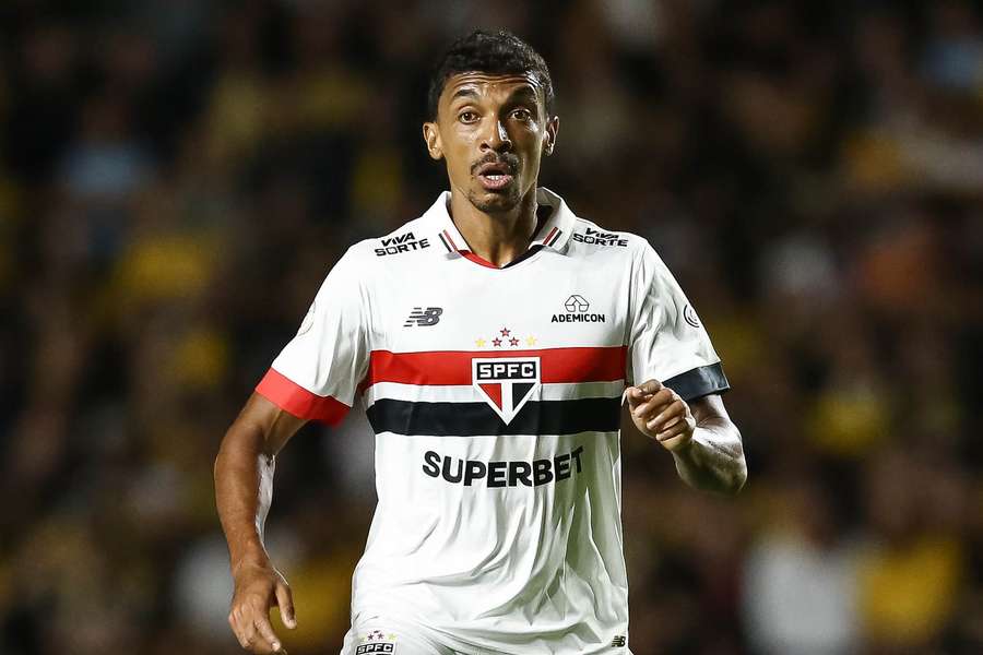 Luiz Gustavo permanece em observação até ser novamente avaliado pela equipa médica