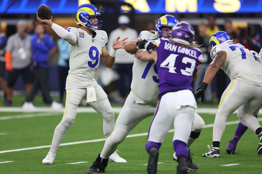 Matthew Stafford of the Los Angeles Rams passes against the Minnesota Vikings