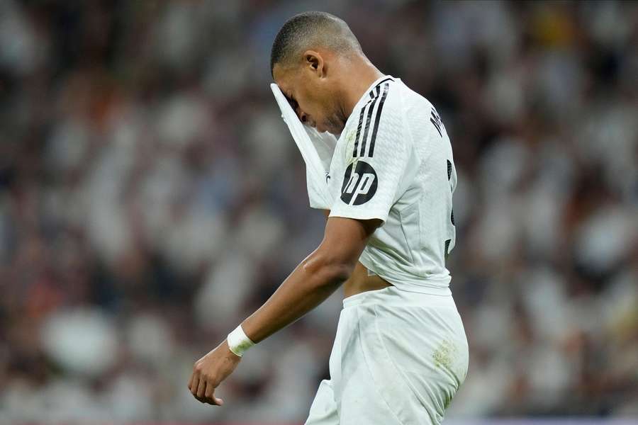 Kylian Mbappé se chce soustředit na zápasy Realu Madrid a zápasy za Francii si jako její kapitán prý bude vybírat.