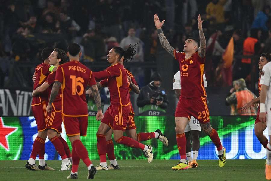 Roma ajudou Itália a conquistar mais uma vaga na Champions