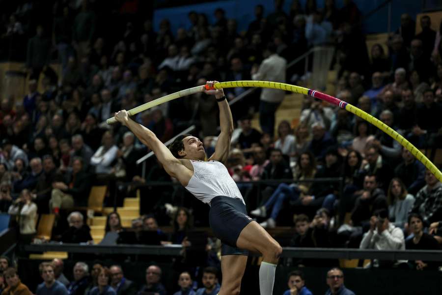 Em 2022, Duplantis bateu o recorde mundial três vezes