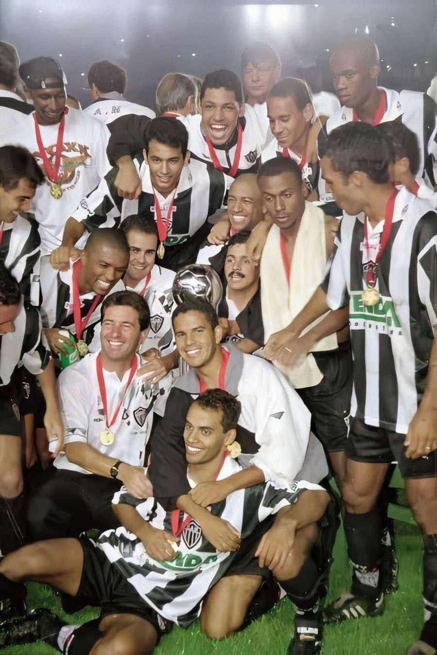 Galo conquistou Copa Conmebol 1997 em cima do Lanús Galo conquistou Copa Conmebol 1997 em cima do Lanús
