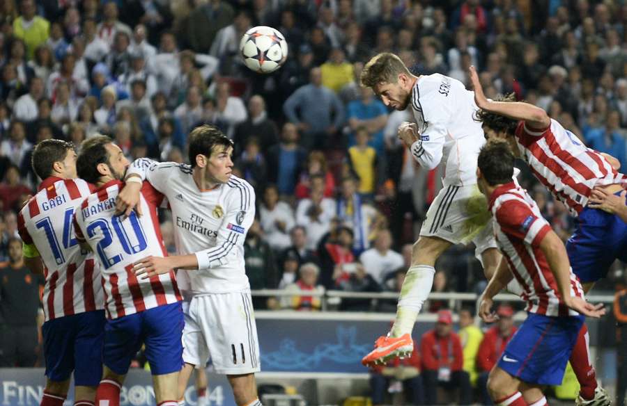 Sergio Ramos égalise pour le Real Madrid lors de la finale de la Ligue des champions contre l’Atlético de Madrid, le 24 mai 2014 à Lisbonne.