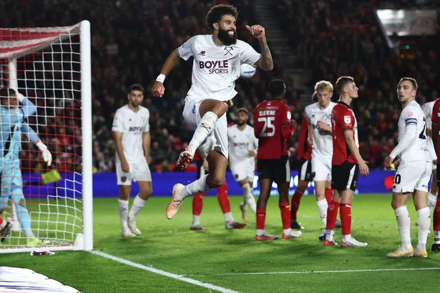 West Ham forward Pablo celebrates scoring 