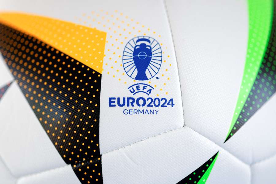 Los árbitros solo hablarán a los capitanes en la Eurocopa 2024