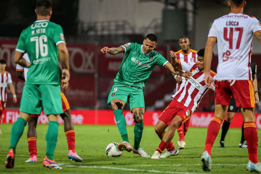 Clayton durante a partida entre Rio Ave e AVS