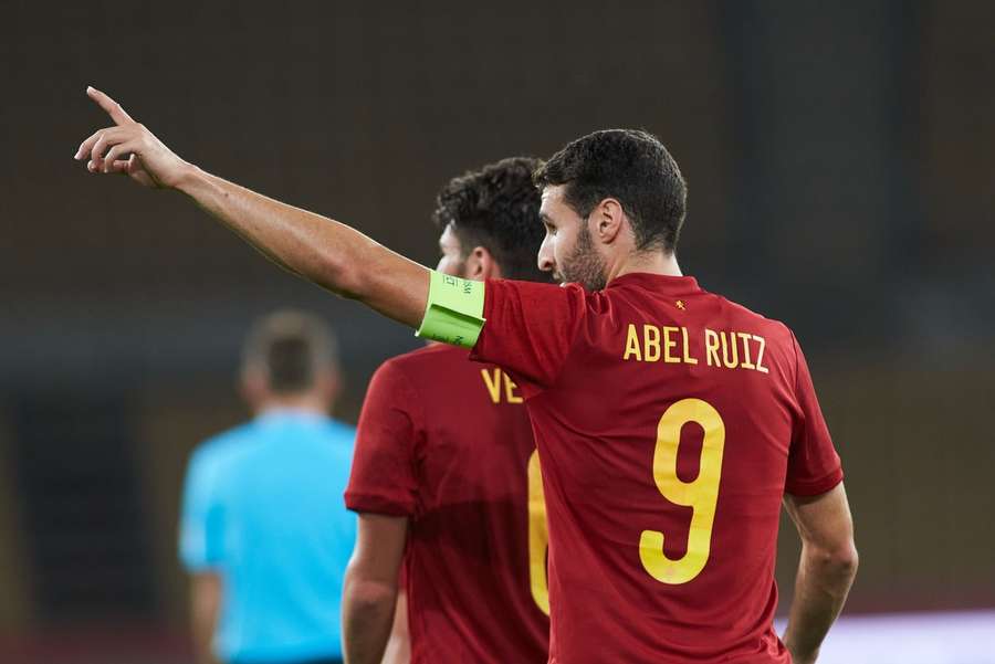 Abel Ruiz y Rodrigo Riquelme lideran la cómoda victoria de la sub-21 contra Rumanía (1-4)