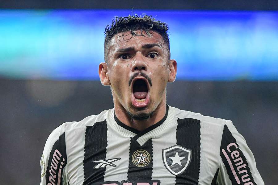 Tiquinho Soares está de volta ao Botafogo Tiquinho Soares está de volta ao Botafogo