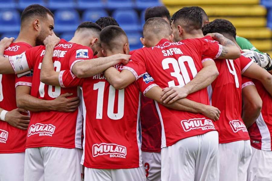 Santa Clara festeja subida à Liga antes de entrar em campo com o Mafra