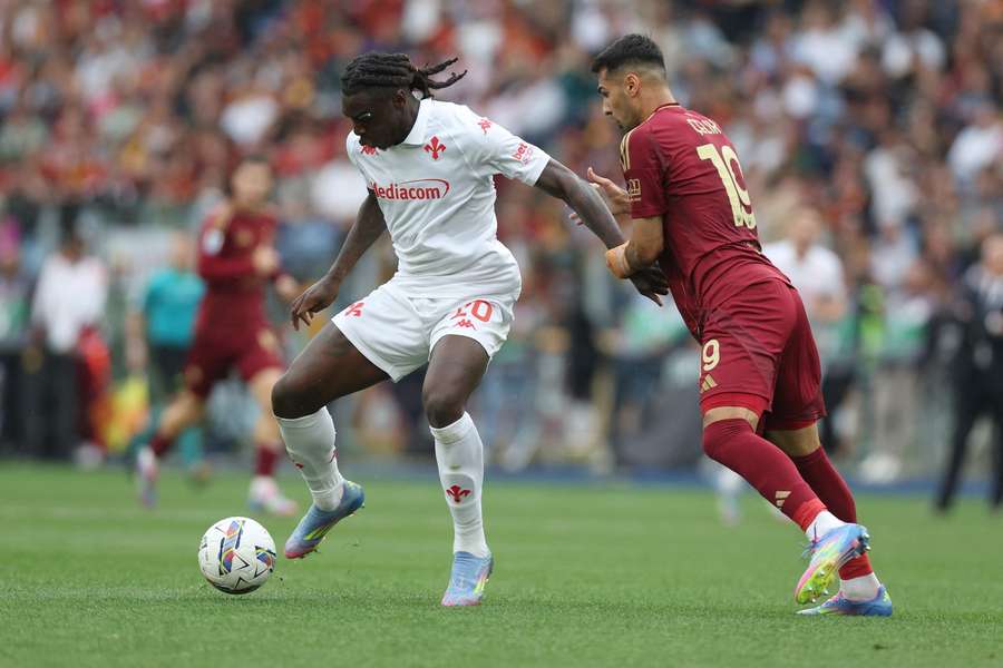 Man Utd consider move for Fiorentina ace Kean