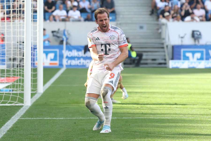 Harry Kane anotó su décimo triplete con el Bayern en la victoria.