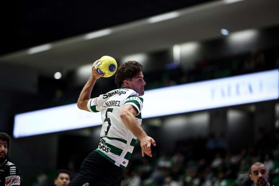 Carlos Álvarez marca pelo Sporting