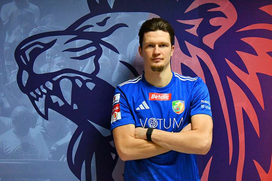Jeszcze wczoraj strzelał dla Chrobrego, dziś Myrosław Mazur jest w Miedzi Legnica Jeszcze wczoraj strzelał dla Chrobrego, dziś Myrosław Mazur jest w Miedzi Legnica