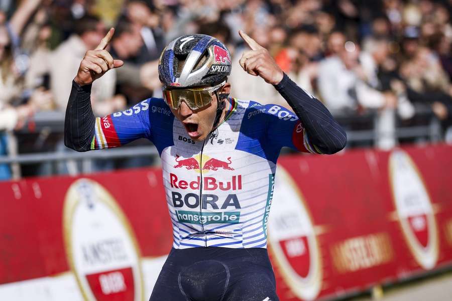 Evenepoel gewinnt zum ersten Mal das Amstel Gold Race in den Niederlanden