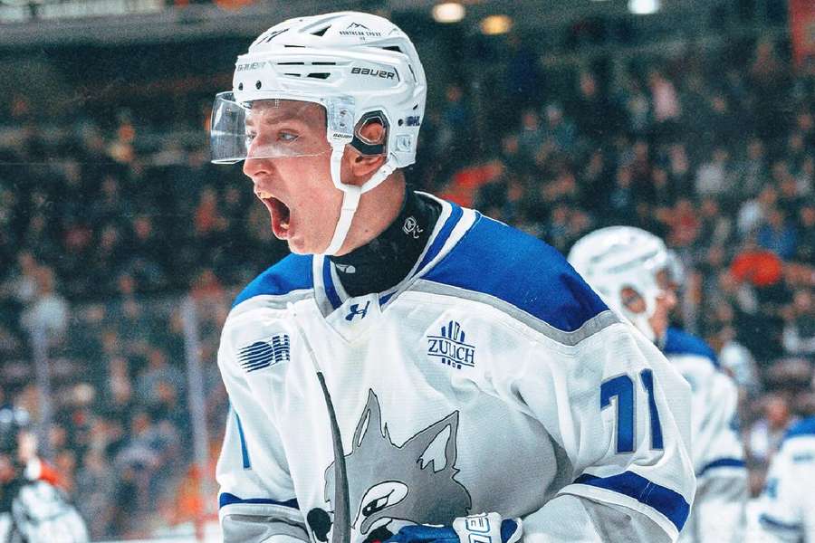 Adam Nemec sa podieľal na všetkých piatich góloch Sudbury. Adam Nemec sa podieľal na všetkých piatich góloch Sudbury.