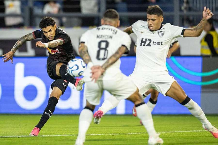 Galo teve boa postura defensiva Galo teve boa postura defensiva