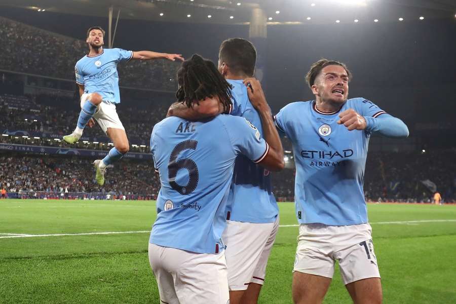 'We hebben geschiedenis geschreven': Emotionele City-spelers over treble-succes