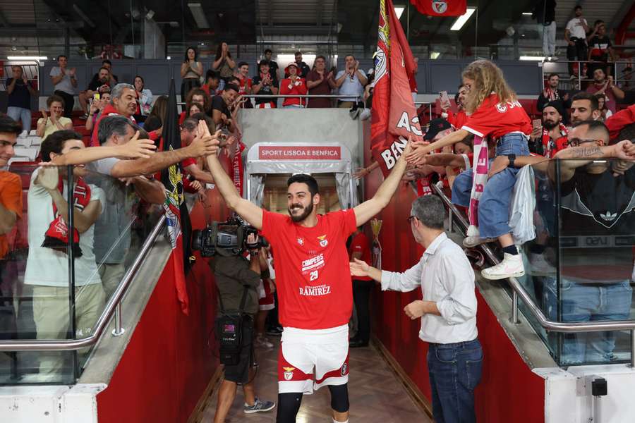José Silva deixa a equipa de basquetebol do Benfica José Silva deixa a equipa de basquetebol do Benfica