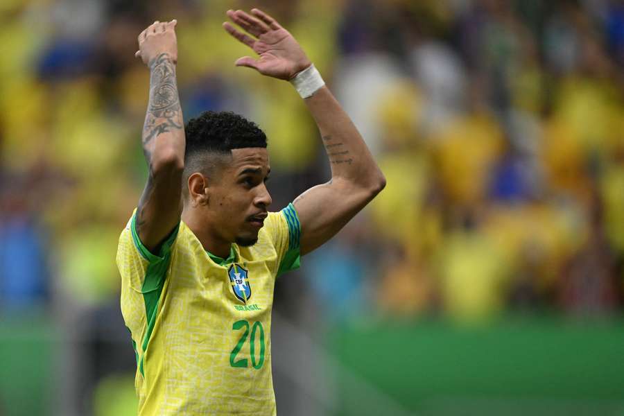  Savinho gesturing during Brazil's 2025 World Cup qualifying match against Colombia