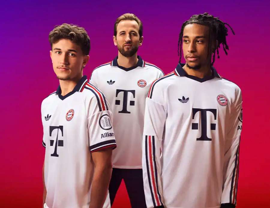 Bayern Munich away kit Bayern Munich away kit
