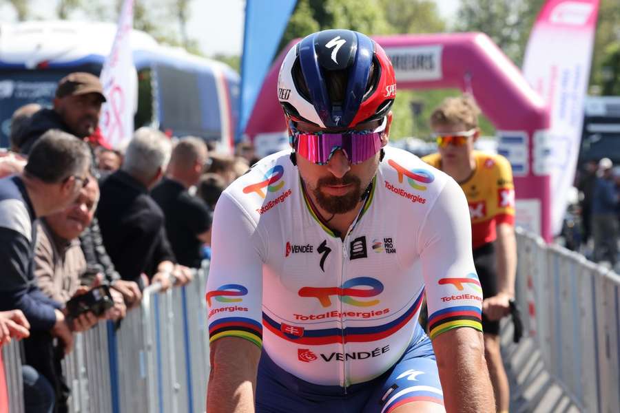 Peter Sagan zvládol na úvod Okolo Švajčiarska časovku o 59 sekúnd pomalšie ako víťaz Küng. 