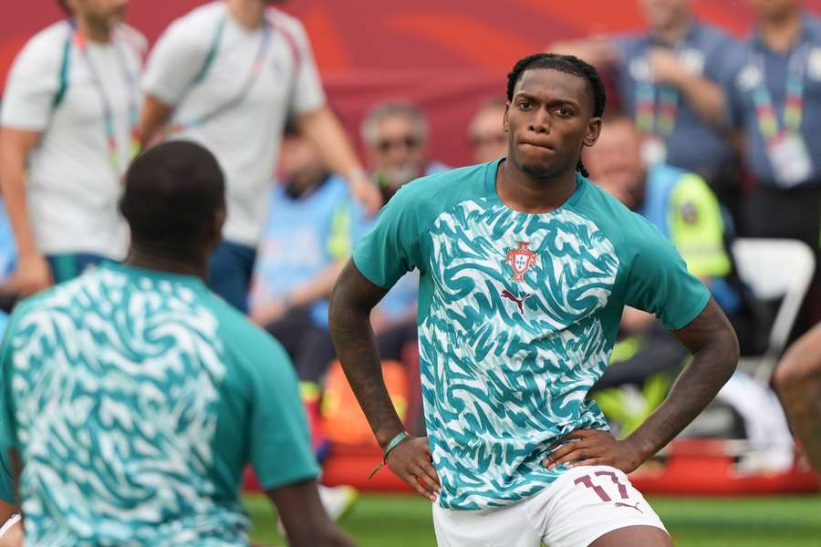 Rafael Leao coraz bliżej odejścia z Milanu. Portugalczyk trafi do Premier League?
