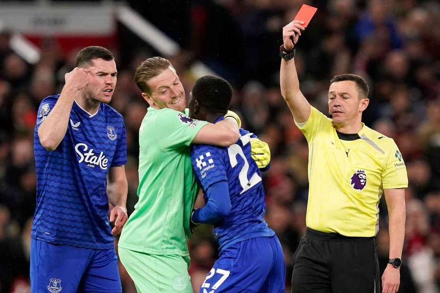 Idrissa Gueye, eliminat după un conflict pe teren cu Michael Keane