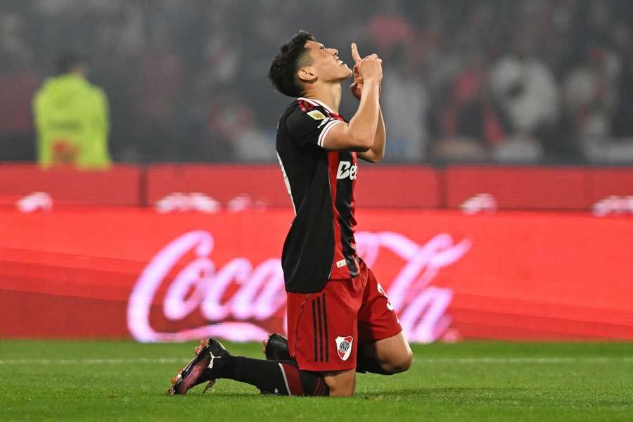 Santiago Lencina celebra un gol