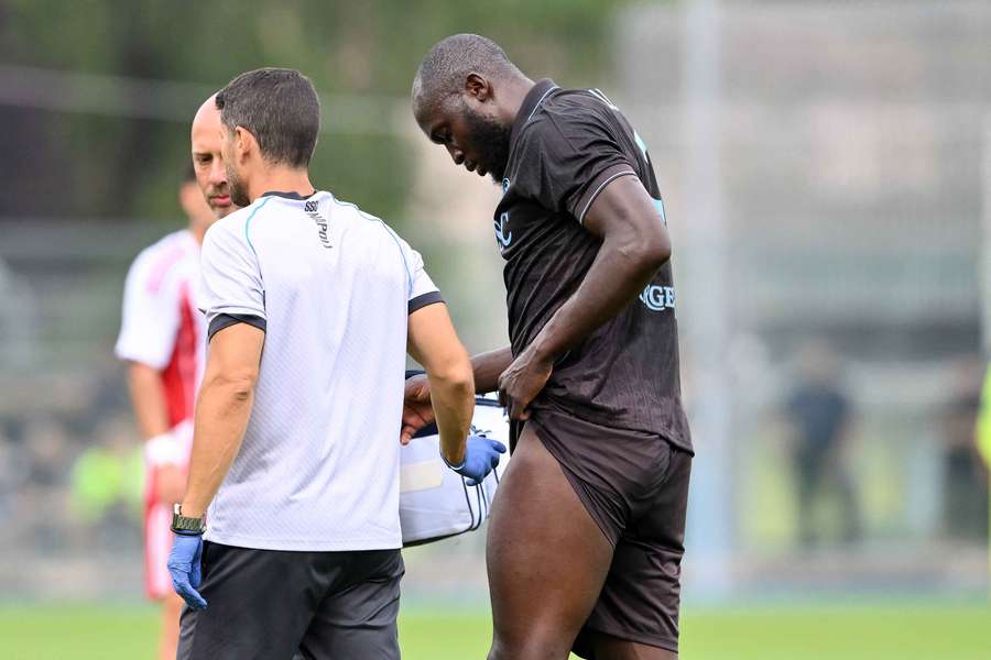 Il momento del grave infortunio di Romelu Lukaku